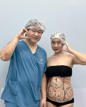 Slider image (7) The Art Clinic